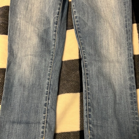 Pilcro and the Letterpress Script Jeans. Size 28 - Picture 3 of 16